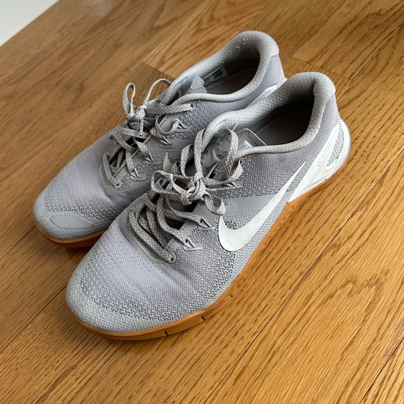 Men’s size 10 Metcom Nike Training sneakers - Picture 2 of 4